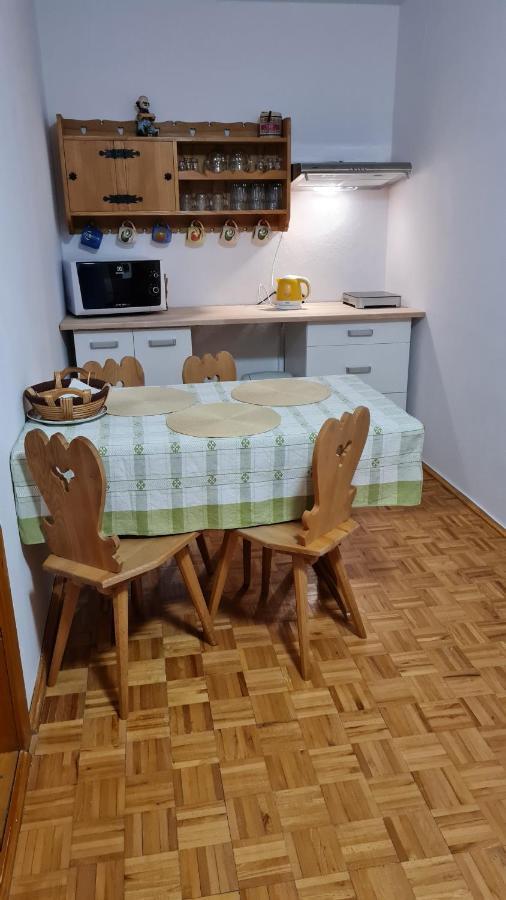 Penzion Piano Apartment Liptovsky Mikulas Bagian luar foto